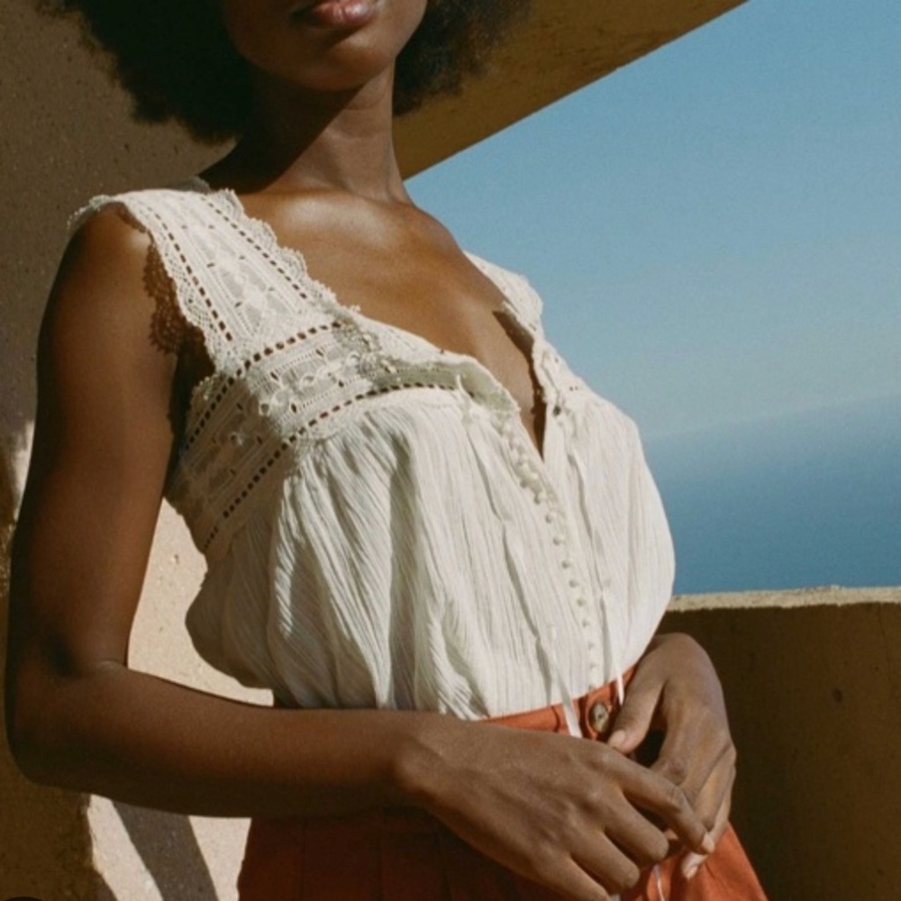 Doen Vera Tank in White